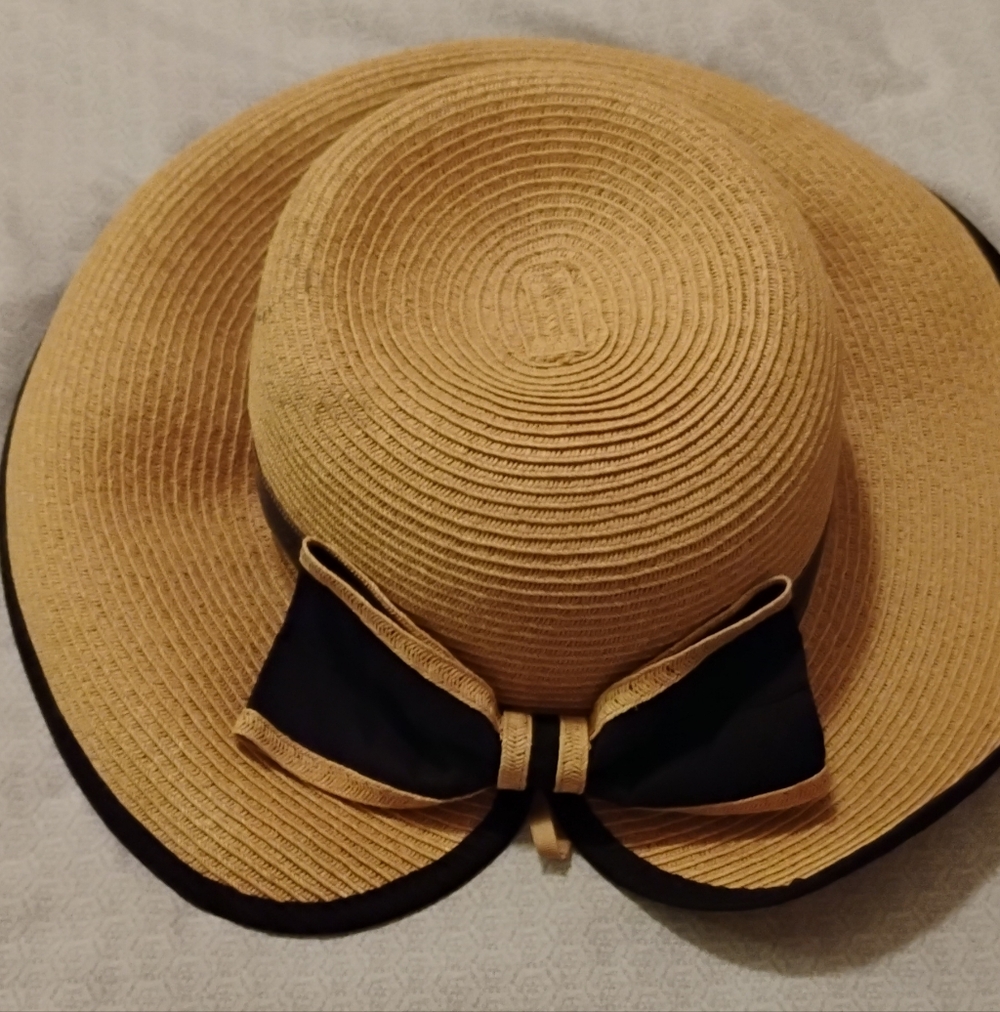 Elegant Tan and Black Women's Sun Hat